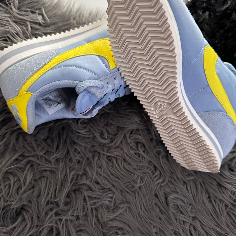 Nike Cortez - Picture 9 of 10